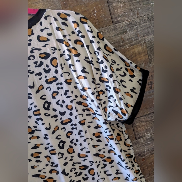 NWT Sunshine & Rodeo Cuffed Sleeve Bling & Leopard Color Block Tee - Picture 11 of 13